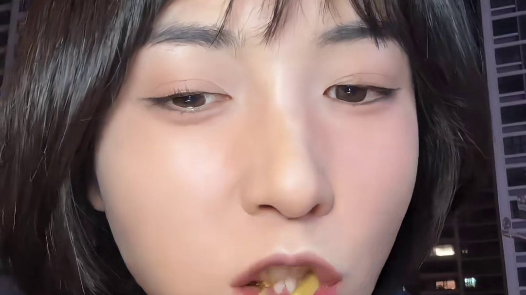 在云南连烧烤都不预制！昆明这家偏僻宝藏的烟火气烧烤真的吃不腻 黏糊糊的铜锅卤饵丝更是香惨了