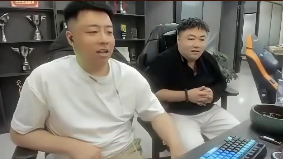 梭哈是一种智慧，一把十几万徽章令还有谁？