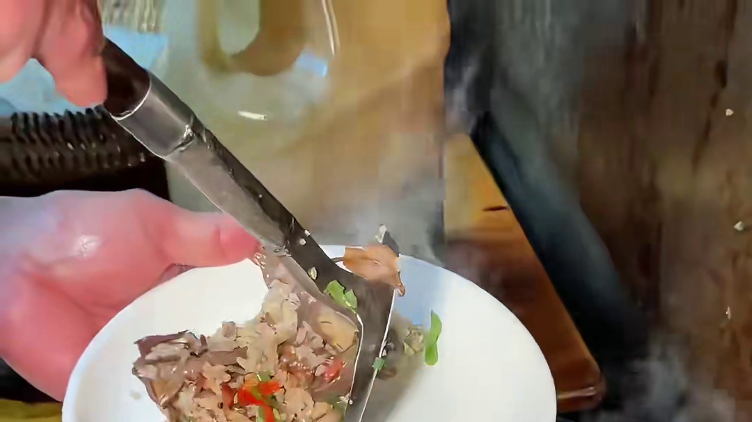 成都街头85一份的炒饭，你们觉得值不值