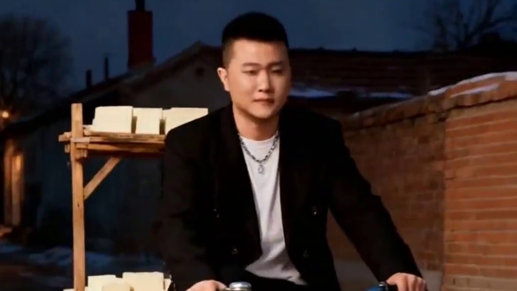 跑机场单的路上 又听到一个坏消息