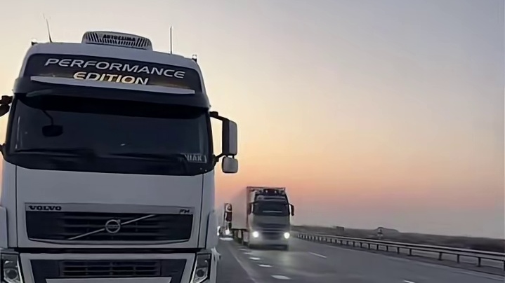 大件加长大坡，国内应该没几个卡车能做到吧