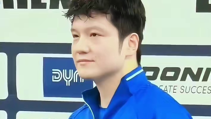 樊振东再现儿时经典表情！小胖还是像小时候那么可爱！