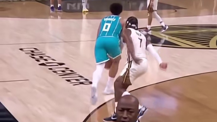 逆天三分！小乔绝杀时刻！#篮球