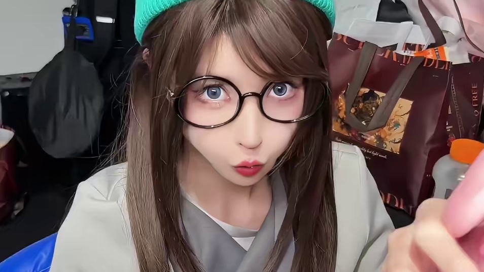 吸球视角，有点讷了