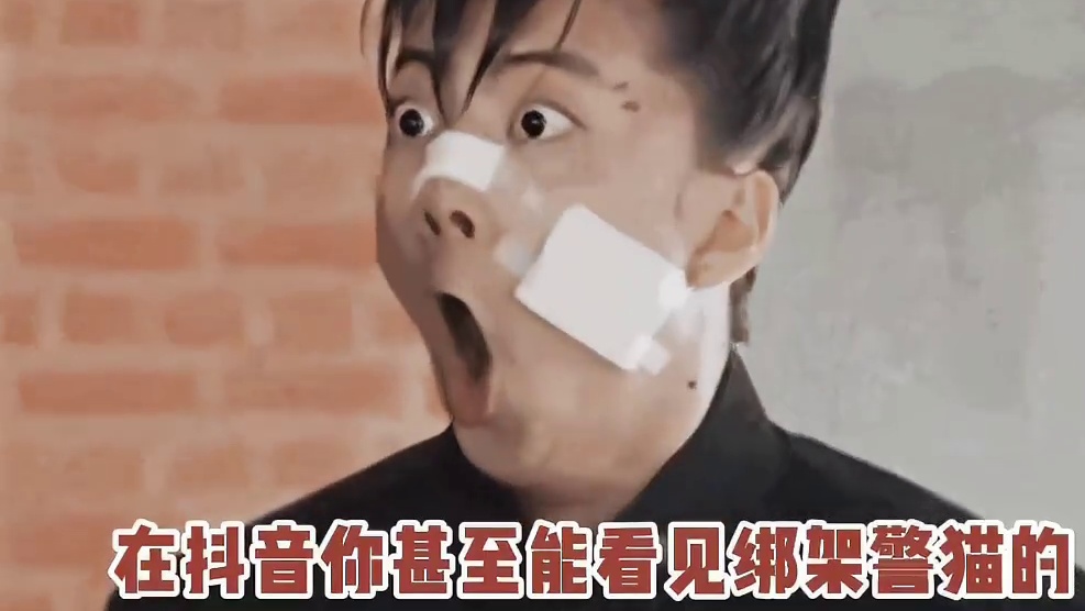 这不得被笑话啊，都偷到局子门口了。