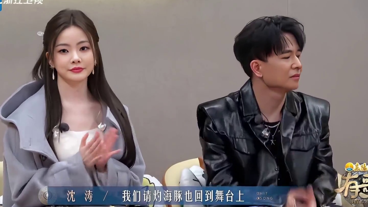 白小白：整这一趴干啥呢，真闹挺