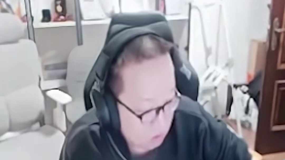 蛇哥说AG现在黑色打出自信了，打快攻跟战术根本就不虚你