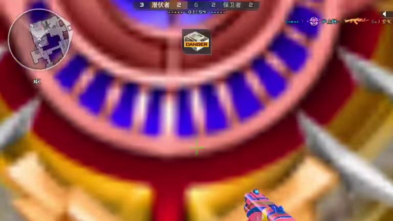 玩枪战游戏可以趴下不过分吧。