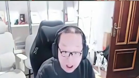 AG4:9绝地翻盘，绝迹看AG劣势直接压KZ，最后徽章令没了 饭也吃不下了CFPLS27