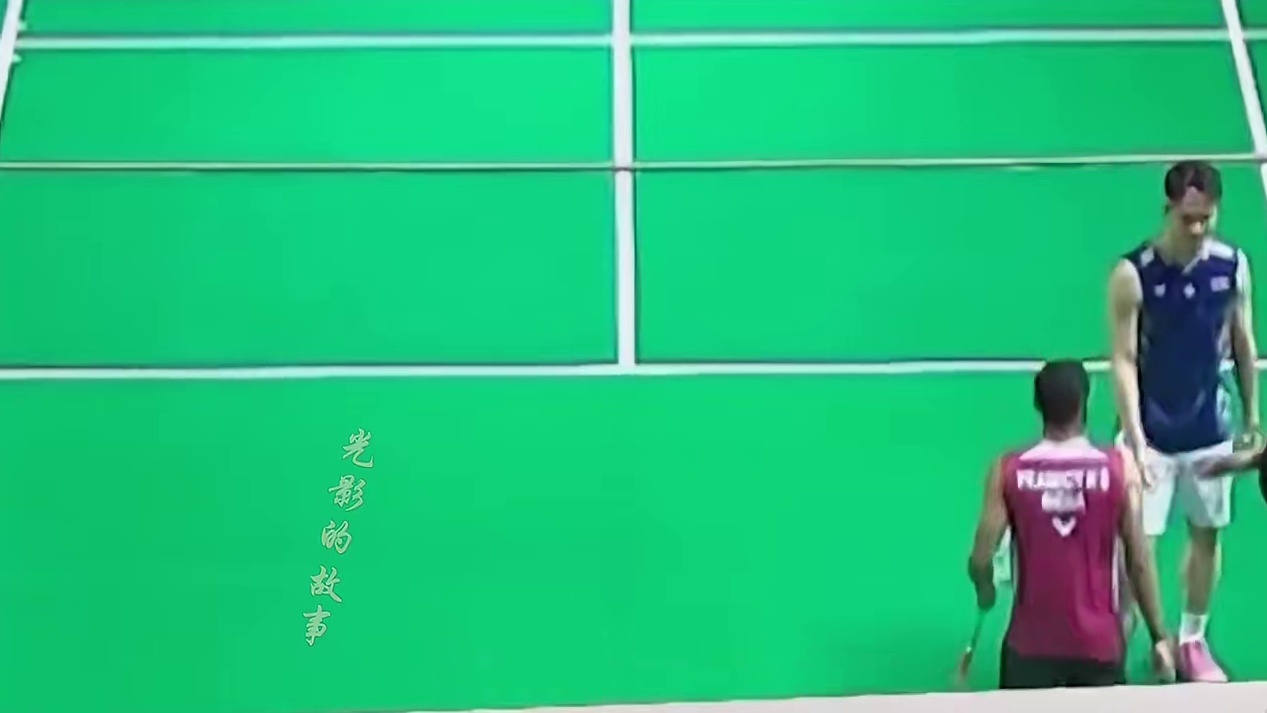 伤愈归来首胜！李梓嘉破解普兰诺伊不起球战术！ 李终于是迎来了自己伤愈复出后的首胜，确实是不容易，虽然