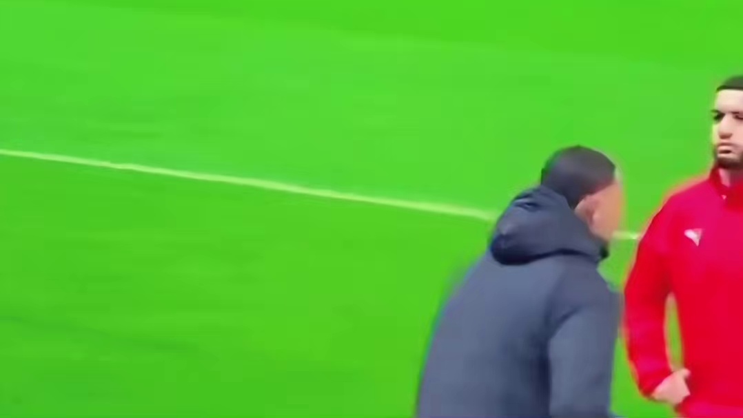 一条毛巾的闹剧是怎么样发生了呢