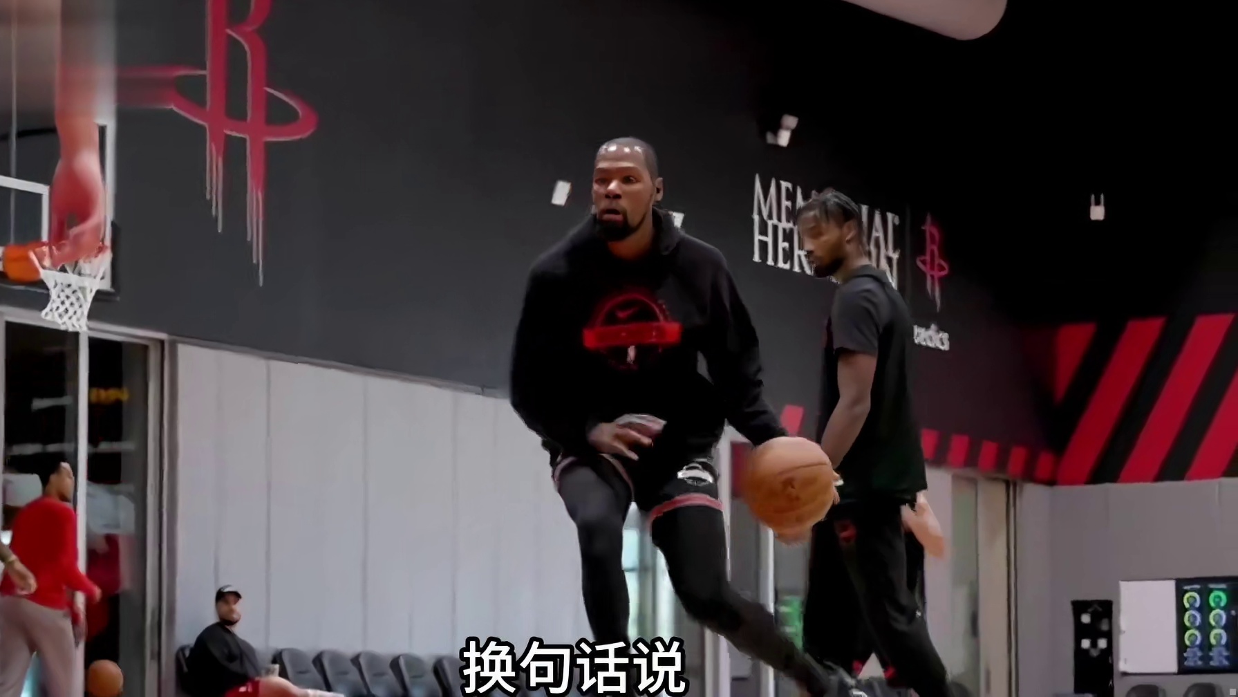 杜兰特对阵独行侠彻底打疯了 这单打能力简直无解