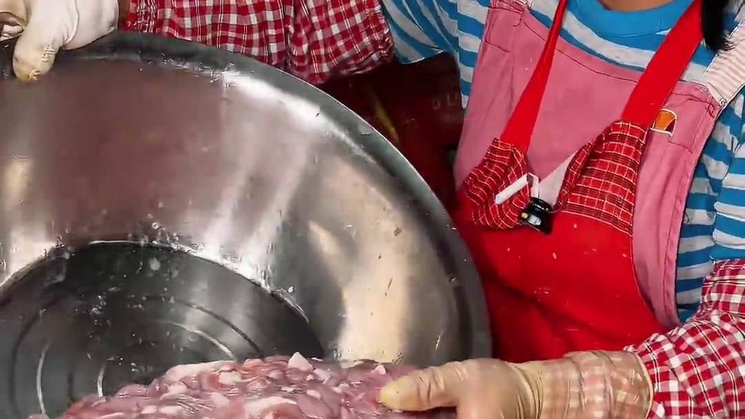 江门街头鱼骨粥，7元一份，来江门必吃