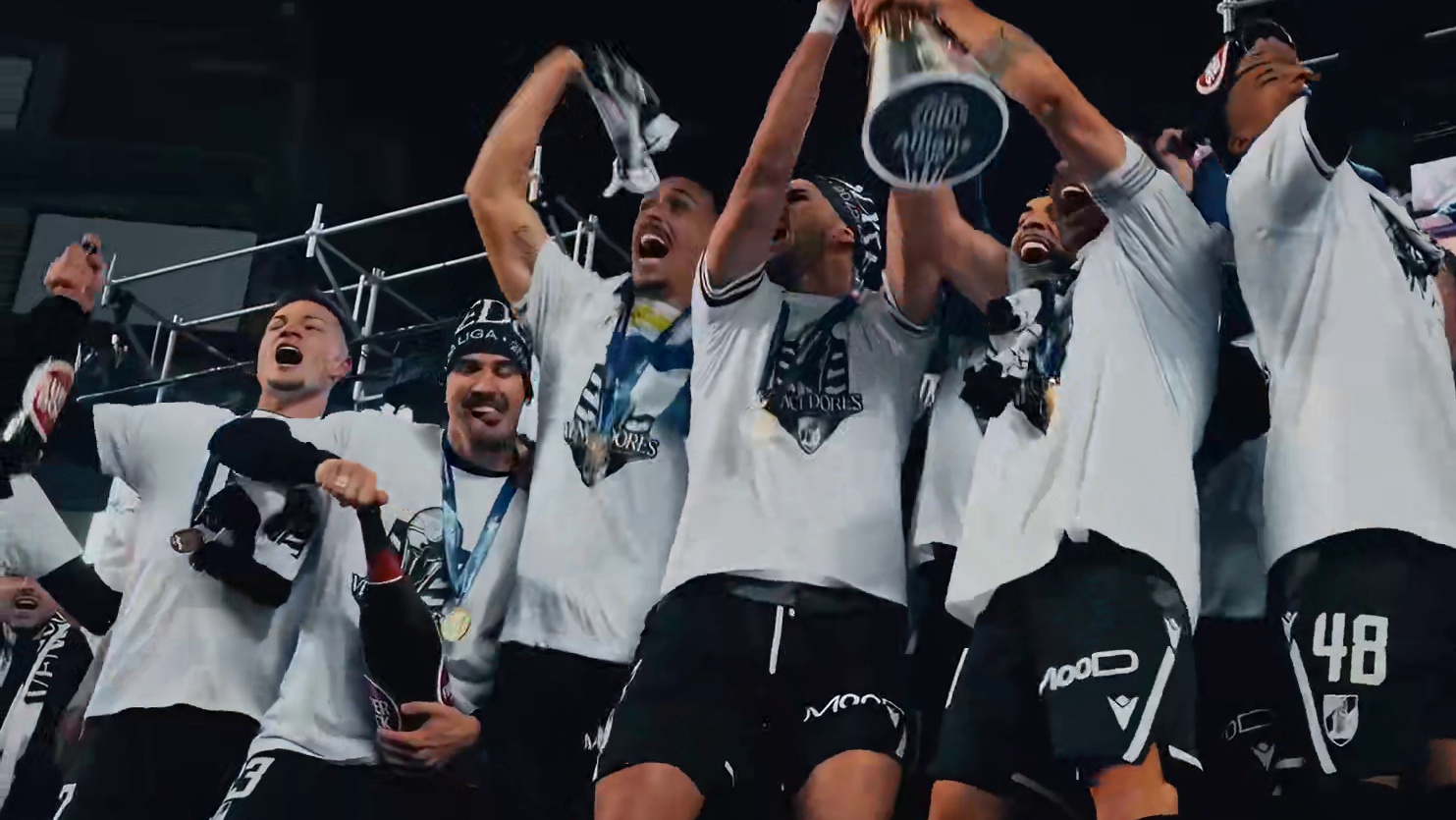 吉马良斯奇迹逆袭，从葡超三强手中夺冠