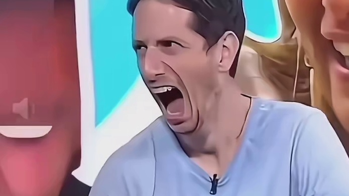 小汽车一叫全场乱成粥