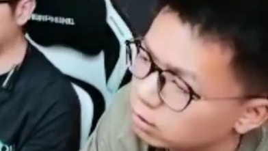 不愧是联盟断层狙击手，责任神Doo两次1V3逆天残局，让各主播直呼太夸张了