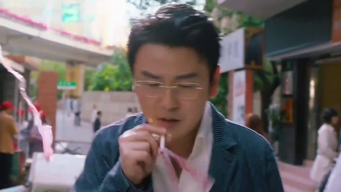 这个表情也太欠了哈哈哈