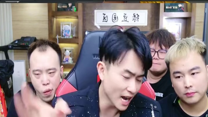 昨晚因歪瓜节奏问题，绿豆对如何判断是歪瓜，提出了一套新方案 穿越火线