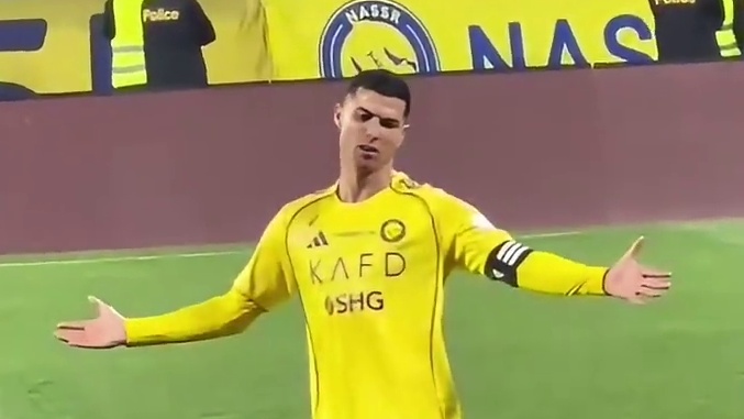 笑死我了！C罗遇到沙特影帝了！#足球