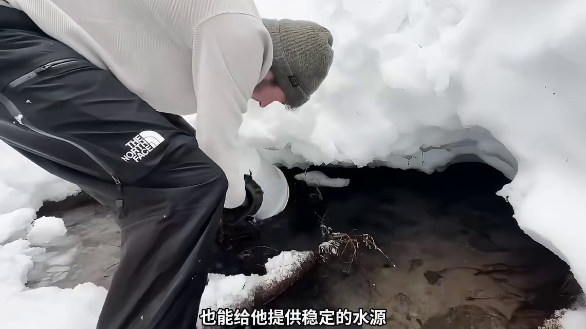 第1集：零下四十度的暴雪天气，男人竟然徒手搭建了温暖的雪洞小屋