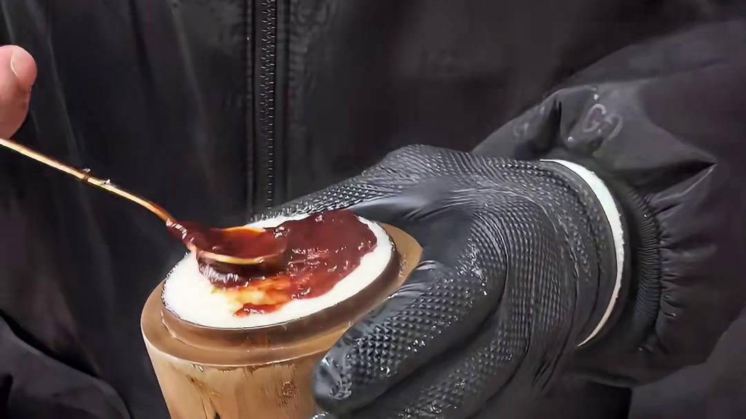 两块钱一个的镜糕，你们喜欢吃嘛