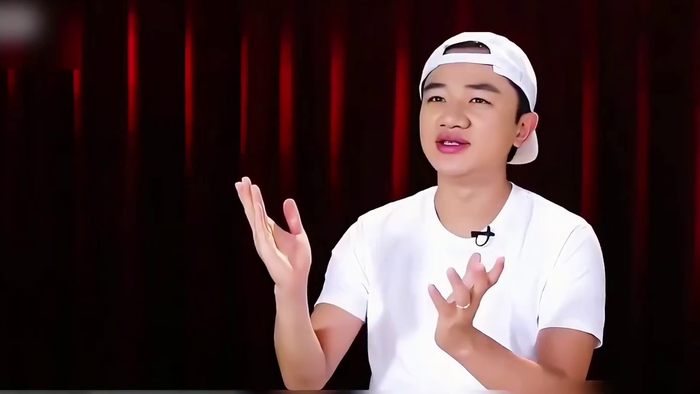 看到王祖蓝接机迟到丈母娘直接黑脸