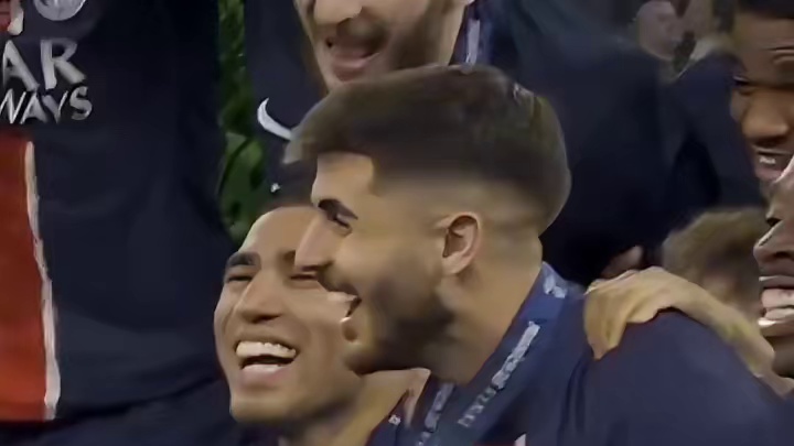 这个少年18岁是他的成人礼