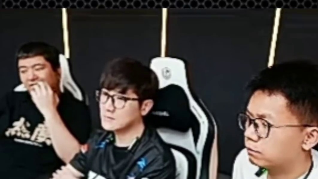 恭喜EP2:0战胜情久 EP恐怕是唯一能和AG掰掰手腕的队了