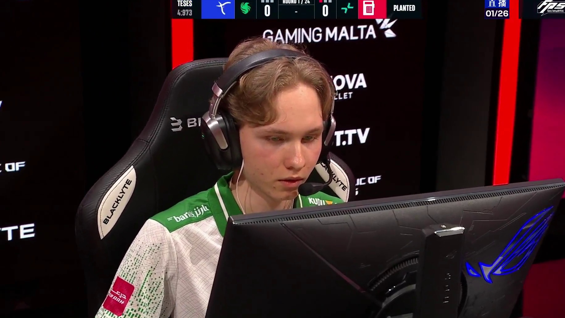 上半场手枪局，Falcons全歼对方并拆除C4取得回合胜利，Falcons 1:0 PARIVISION