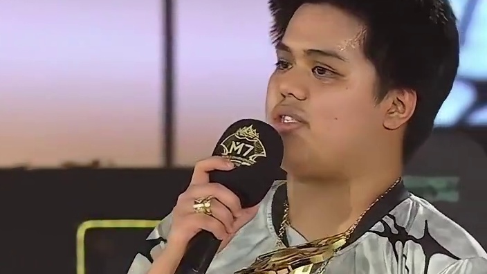 Light斩获FMVP哽咽发言，所有的遗憾都在此刻圆满