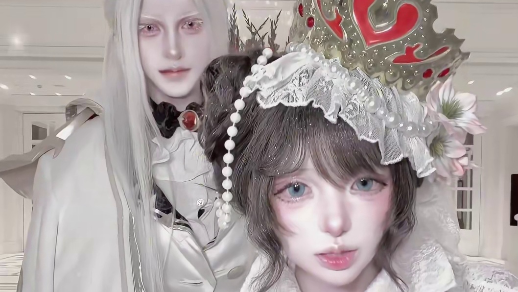 我现在才意识到这个皮肤的周瑜还是个白毛长发男 周瑜