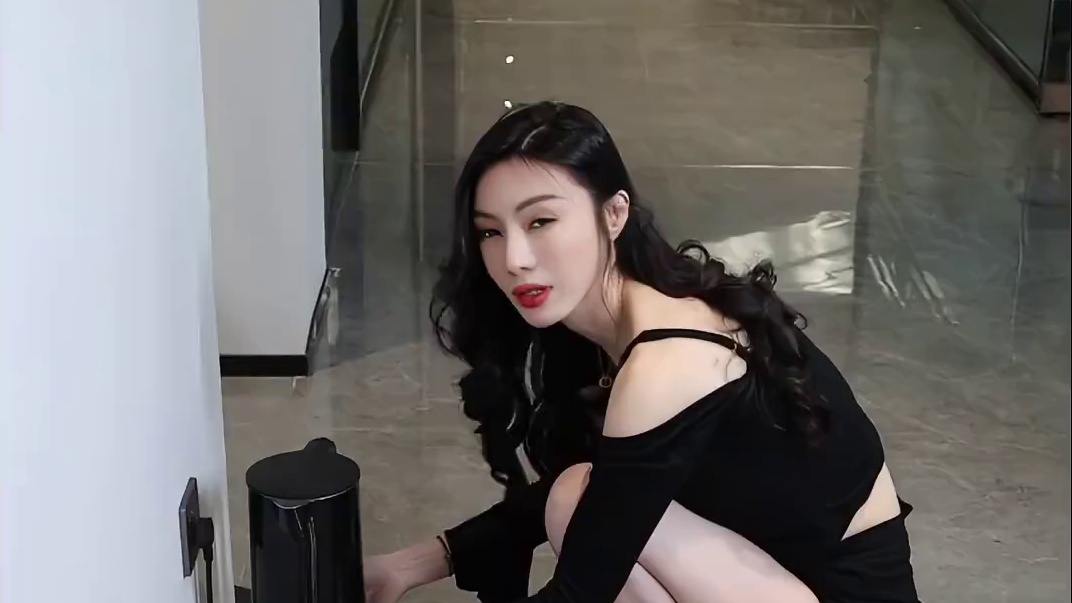 都怪他跟我说话太大声！