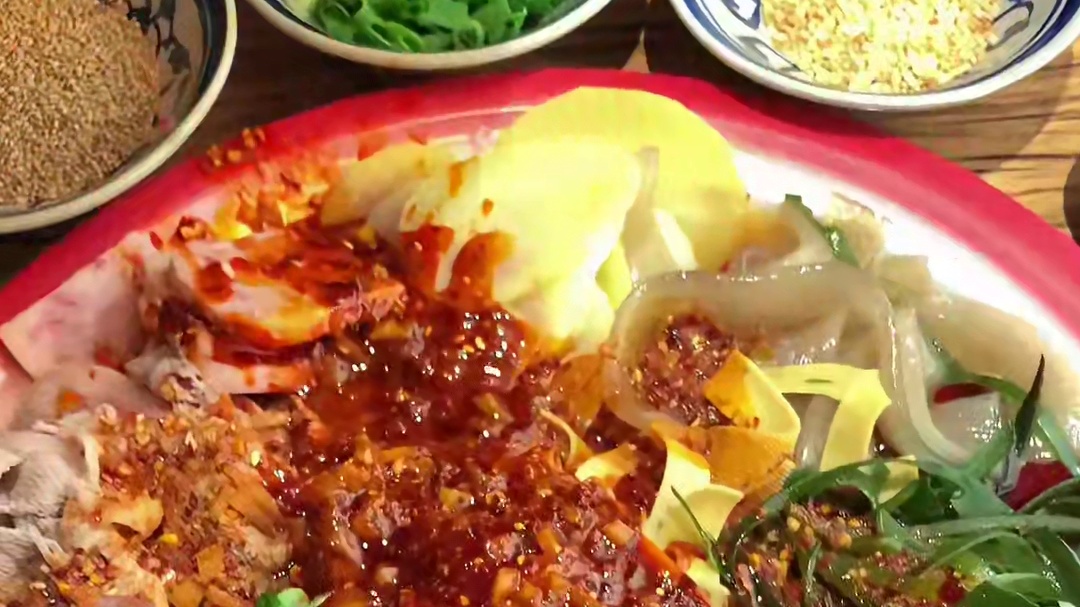 让我看看谁还没有吃过甘肃麻辣烫~