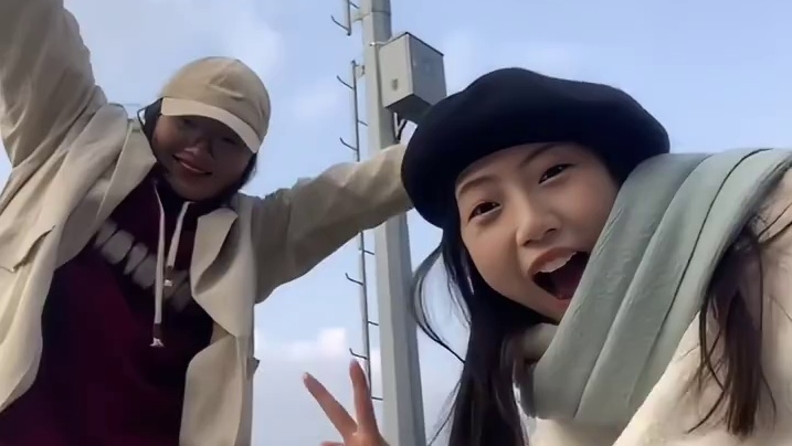 她的遗物不算多 你算一个人