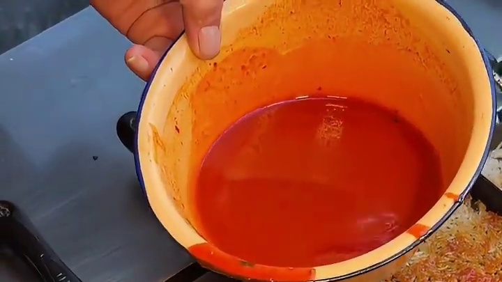 街头偶遇焦香酥脆的土匪锅巴！小料多多好好吃哦