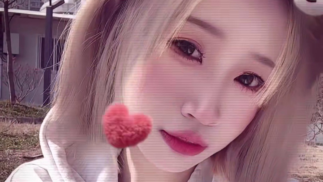 爱到心破碎，你别去怪谁。