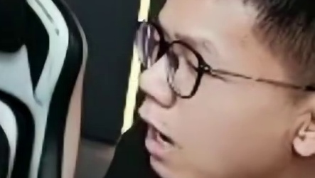 Estar再次启用新人 wbb发挥出色，感觉此次发挥让他在首发上站稳脚跟。#eStarquzi率队复