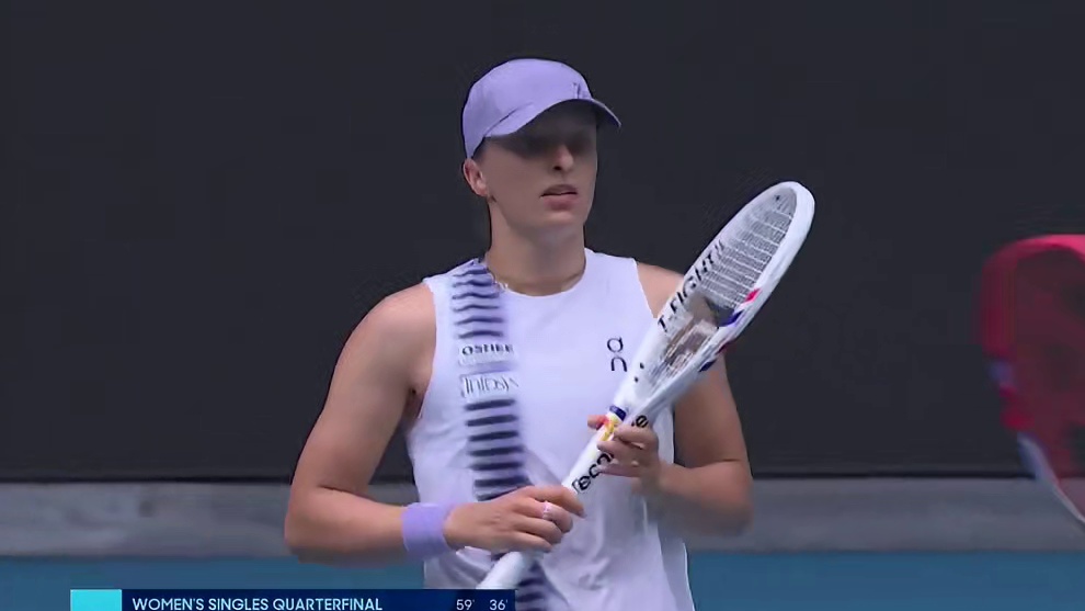 莱巴金娜赛点时刻：再见ace终结比赛，斯瓦泰克毫无反应