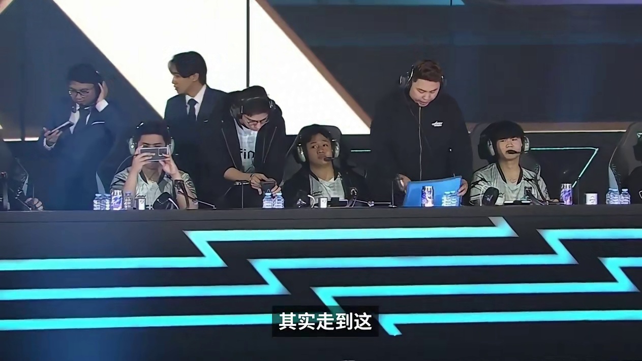 这个冠军实至名归，RORA PH捧杯的那一刻他们做到了