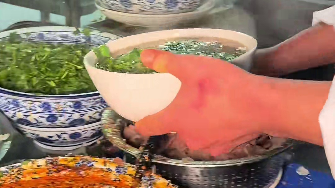 南京牛肉面，肉好像不花钱