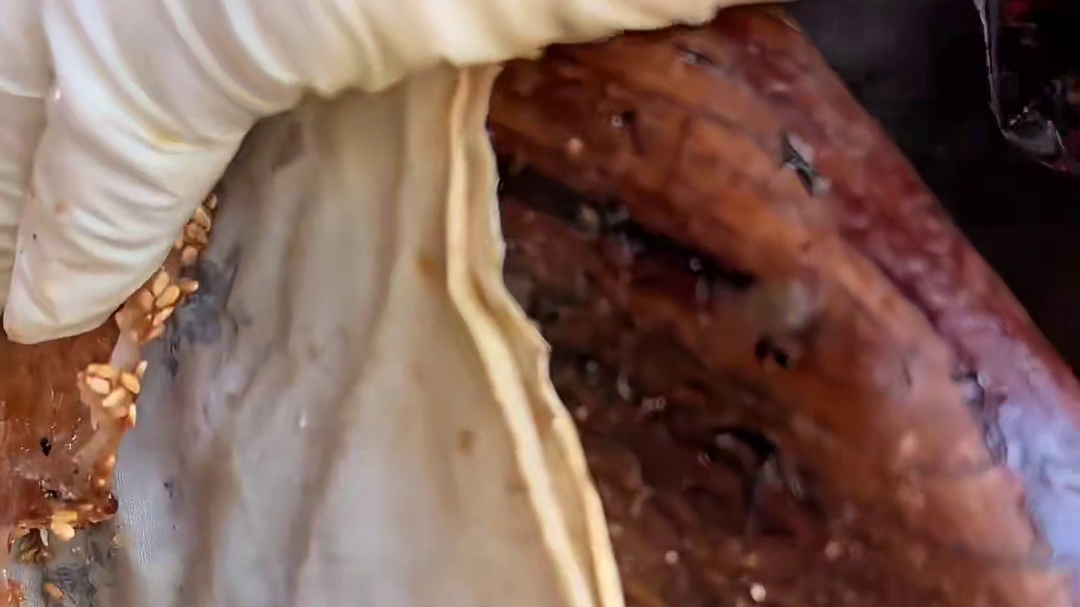 南京街头乌饭麻团12一个软软糯糯太香了