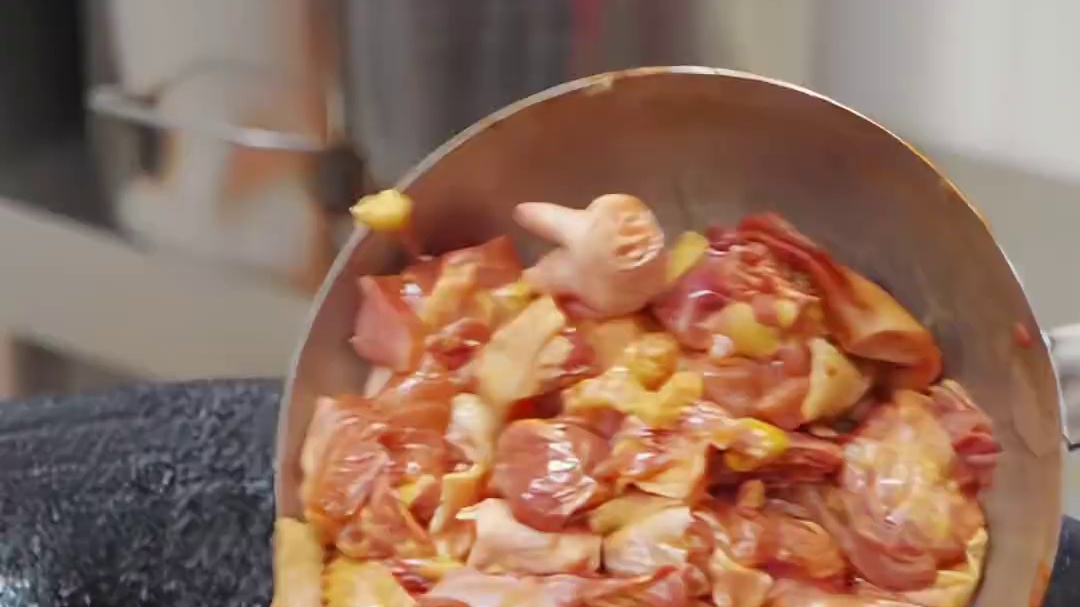 在贵州，乌啦啦打卡的辣子鸡，每家的做法都不一样，但味道都很好