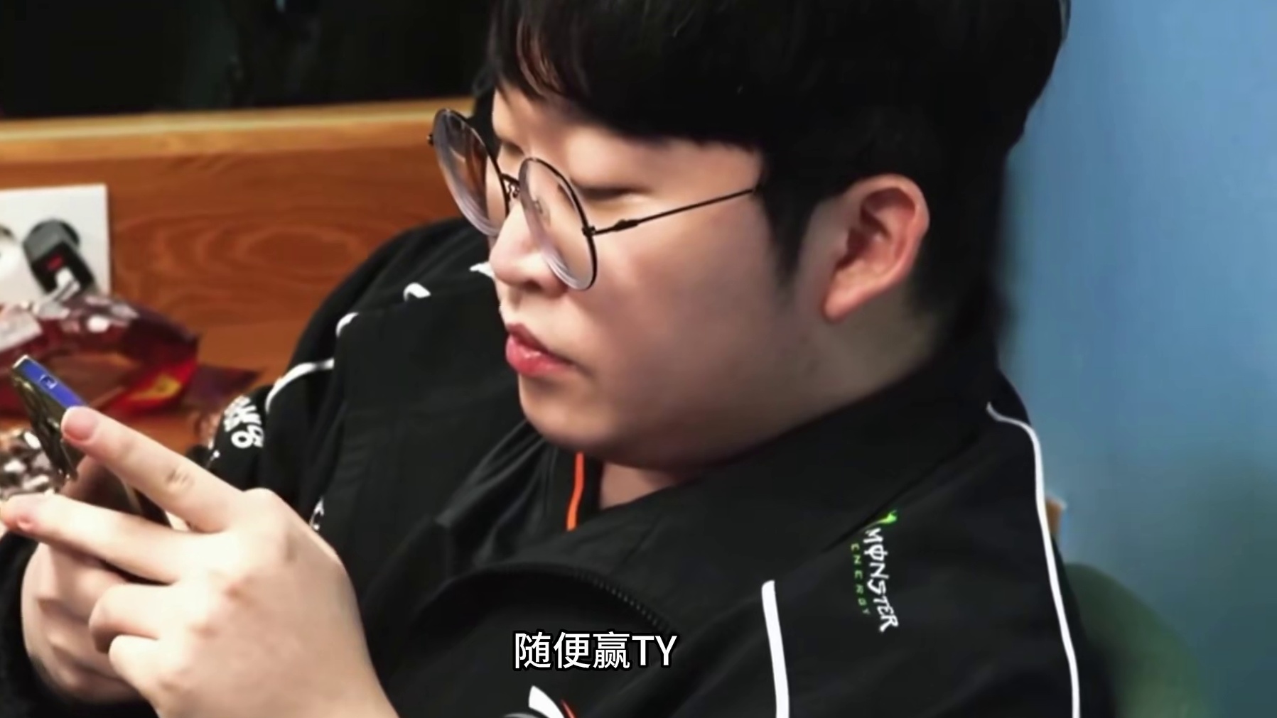 oner:书读的不多但就记住faker一句话多拿冠军！ 不想努力的人下场就跟宙老八一样！HLE将会对