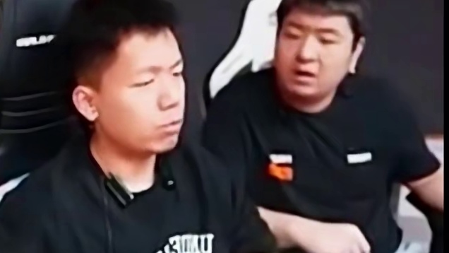 一个视频告诉你YZK的游戏天赋有多高！红旗评价其对临场判断太准了，真正意义上用脑袋玩游戏的选手