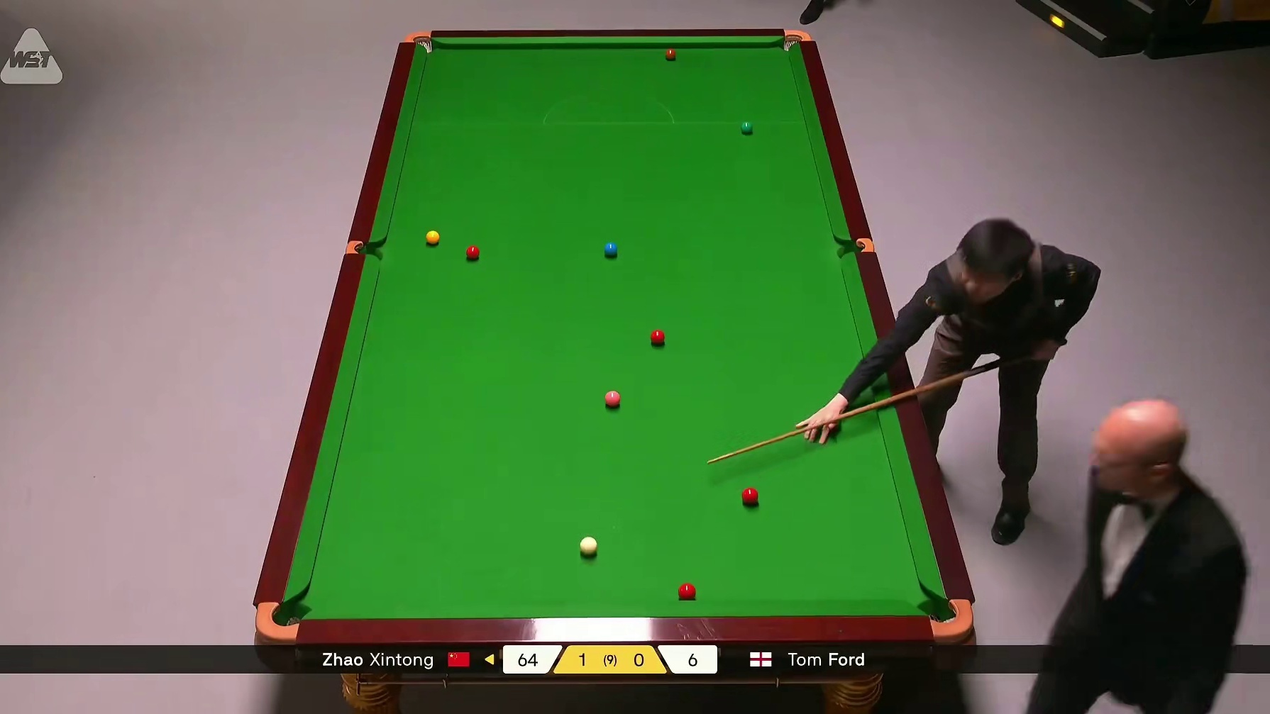 赵心童再现搞笑一杆，德国大师赛全场笑嗨了，闪电二连胜横贯八方