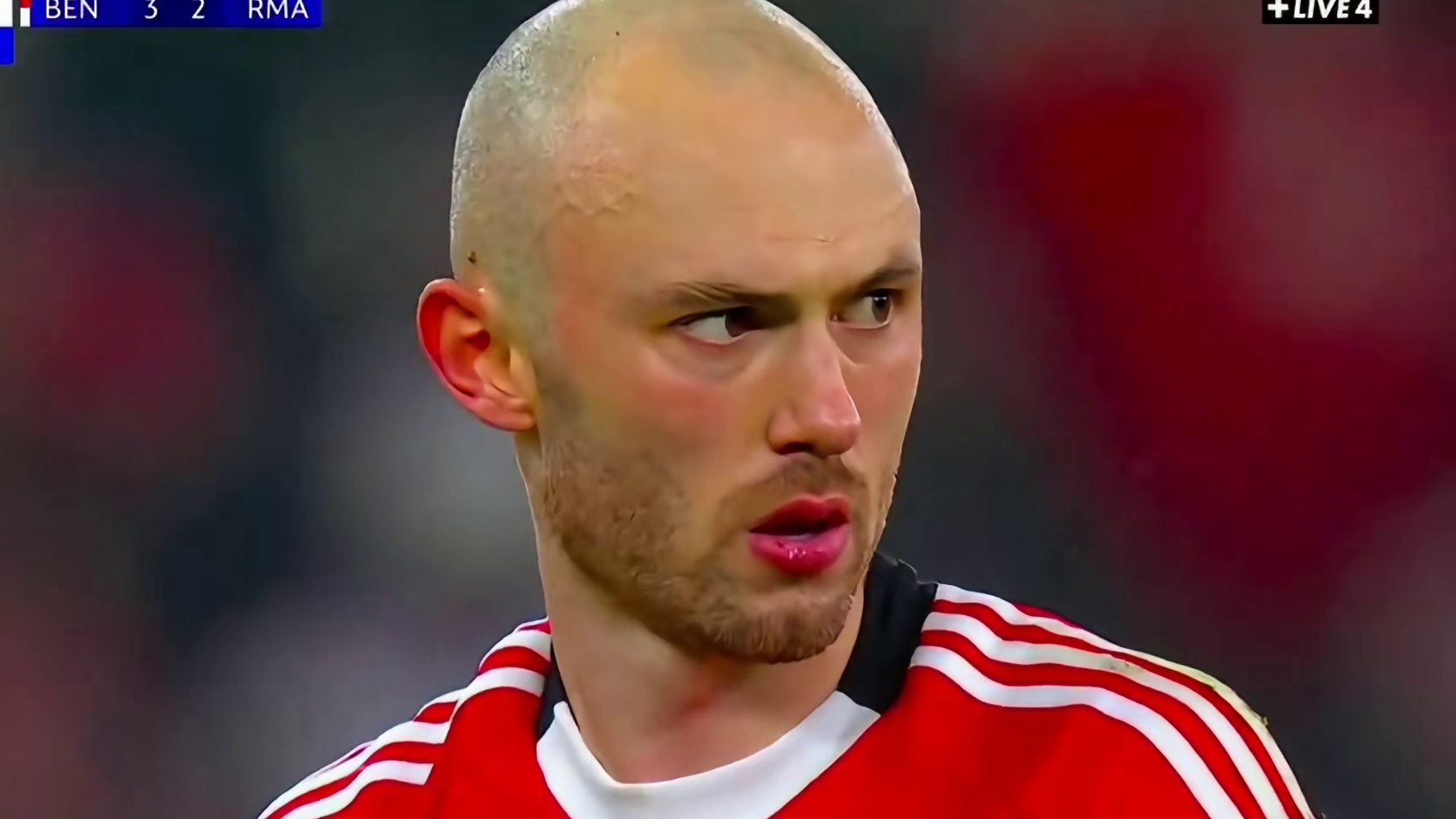 欧冠超燃绝杀！门将读秒破门，本菲卡4-2皇马，压线进附加赛