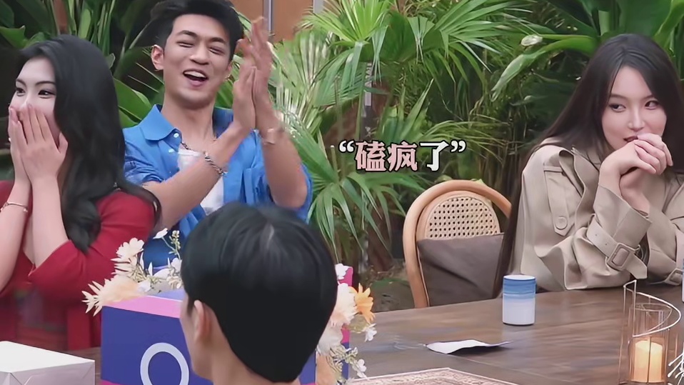 直球美女，甜甜的恋爱也是让你小子遇到了