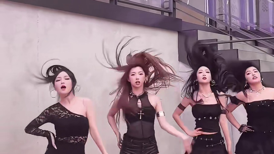 真不敢想四位女孩同时喜欢我该如何接招