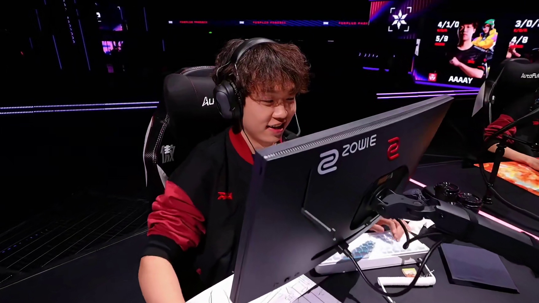 连队友都打！阿阳杀疯了！骇灵四杀入账！！！