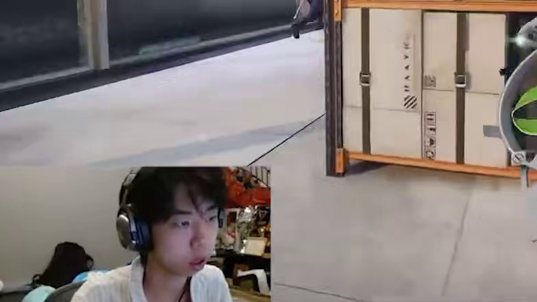 XDD试玩新干员蝶秒拉人有盾太超模！航天2.0室外曝光好很多 ！金甲修能修六套？新刀两种形态！